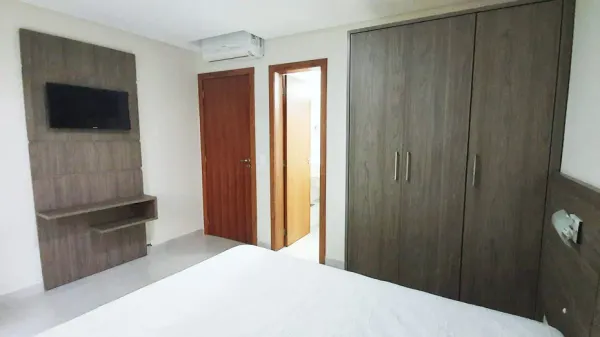 Segundo quarto da Cobertura 301 com cama de casal